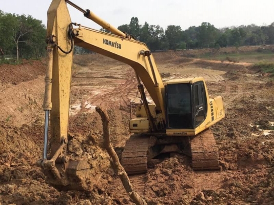 KOMATSU PC200-6 ราคา 950,000 บาท   ไฟฟ้าครบ แอร์เย็น สวย เครื่อง Komatsu ปั้มแรง พร้อมทำงาน โช่หนา เอวแน่ ช่วงลางเต็ม เอกสารเล่มทะเบียน  รถอยู่ จ.ร้อยเอ็ด โทร&amp;ไอดีไลน์ 0610710295