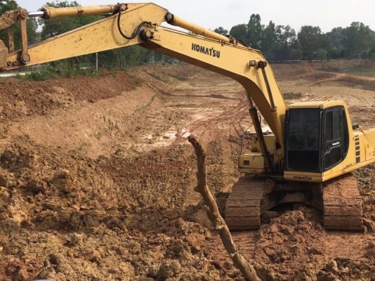 KOMATSU PC200-6 ราคา 950,000 บาท   ไฟฟ้าครบ แอร์เย็น สวย เครื่อง Komatsu ปั้มแรง พร้อมทำงาน โช่หนา เอวแน่ ช่วงลางเต็ม เอกสารเล่มทะเบียน  รถอยู่ จ.ร้อยเอ็ด โทร&amp;ไอดีไลน์ 0610710295