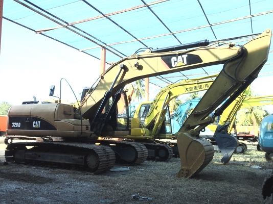 ขายรถขุด CAT 320D นำเข้าจากนอกแท้ยังไม่ใช้งานในไทยมีลายกระบอกดำใบ 80 มีแอร์เอกสารอินวอยไฟฟ้าครบสภาพเดิมๆจากนอกสวยเต็มทุกอย่างพร้อมใช้ร้านละอองดาวแทรคเตอร์นครชัยศรี