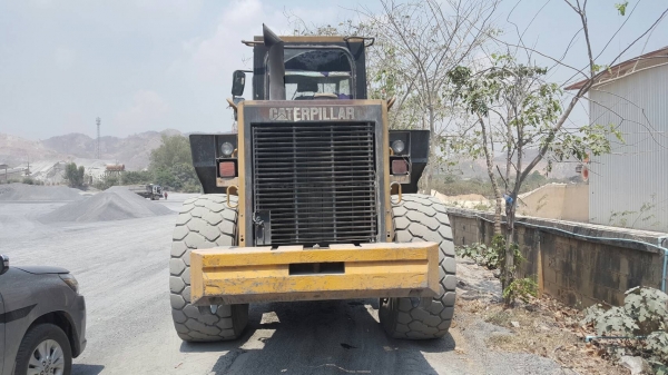 ขาย 1,190,000 CAT 950 F 2   เล่มทะเบียน เครื่องดี เกียร์แรง ยางพร้อมใช้ รถอยู่  สระบุรี 090-772-3710 090-772-3708