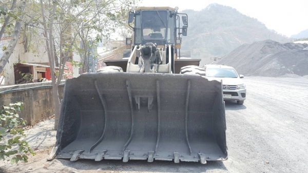 ขาย 1,190,000 CAT 950 F 2   เล่มทะเบียน เครื่องดี เกียร์แรง ยางพร้อมใช้ รถอยู่  สระบุรี 090-772-3710 090-772-3708
