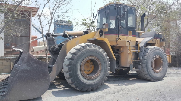 ขาย 1,190,000 CAT 950 F 2   เล่มทะเบียน เครื่องดี เกียร์แรง ยางพร้อมใช้ รถอยู่  สระบุรี 090-772-3710 090-772-3708