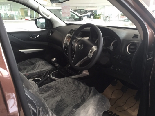 ขายNissan NP300 Navara double cab ทุกรุ่นฟรีดาวน์ของแถมจัดเต็ม 0800775773