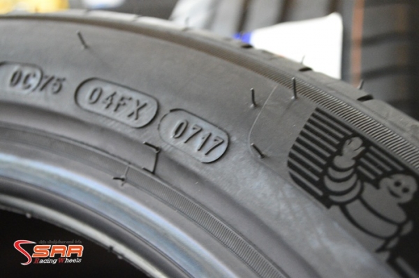 MICHELIN PILOT SPORT 4 205/50R17 เส้นละ 5,500 บาท
