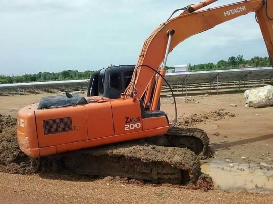 ขาย 935,000..HITACHI.ZX200-เอวมีขยับนิดเครื่องดีปั้มแรงไฟฟ้าครบ.เอกสารอินวอย   รถอยู่. กบินบุรี. โทร&amp;ไอดีไลน์ 0610710295