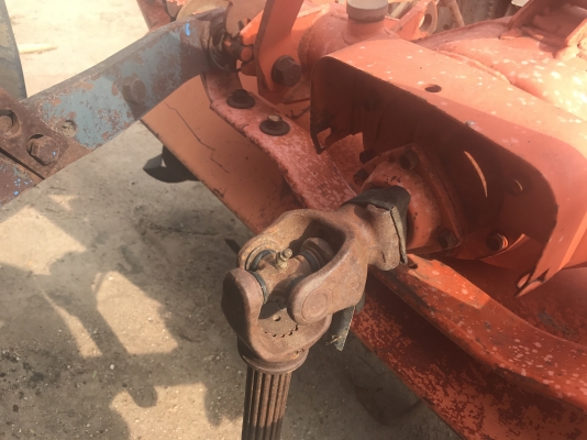 ขายโรตารี่ กว้าง 1.4 เมตร  ใส่รถ 18-26 แรงครับ แน่นพร้อมใช้งาน ยอยครบ ราคา 9,500 บาท ต่อรองได้