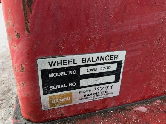 เครื่องตั้งศูนย์ถ่วงล้อ ยี่ห้อ BANZAI