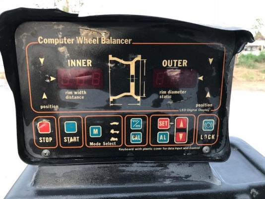 เครื่องตั้งศูนย์ถ่วงล้อ ยี่ห้อ BANZAI