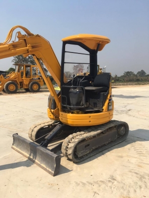 KOMATSU PC28UU-2