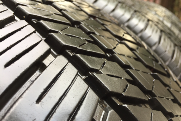 ยาง Bridgestone 265 60 18 ปี16 ดอกเต็ม ไม่มีปะ เนื้อนิ่มๆ ราคาไม่แพง