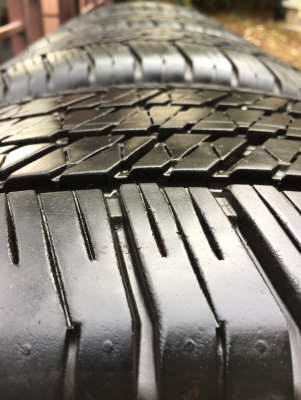 ยาง Bridgestone 265 60 18 ปี16 ดอกเต็ม ไม่มีปะ เนื้อนิ่มๆ ราคาไม่แพง