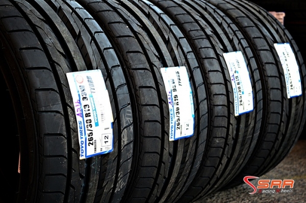 TOYO DRB 265/30R19 ปี16 ราคาพิเศษ