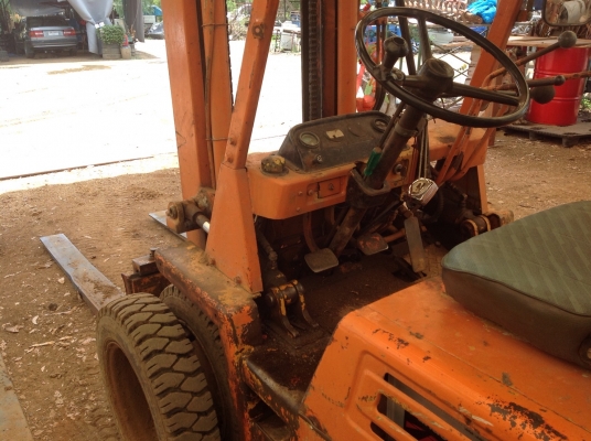 ขายรถโฟคลิฟส์ komathu 2.5t