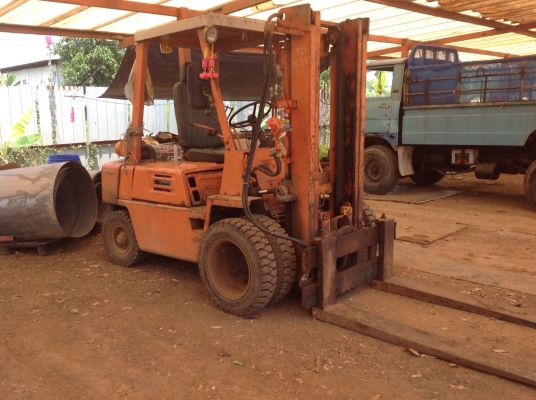 ขายรถโฟคลิฟส์ komathu 2.5t