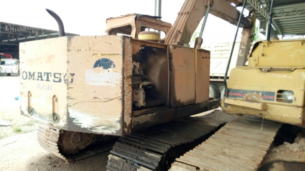 ขายด่วน KOMATSU PC120-1 สภาพสวยรถเก่าเก็บ ไม่ได้ใช้งาน เครื่องปั้มดี ตัวเดินสวย โซ่ช่วงล่างพร้อมใช้งาน เอกสารสัญญาซื้อขาย