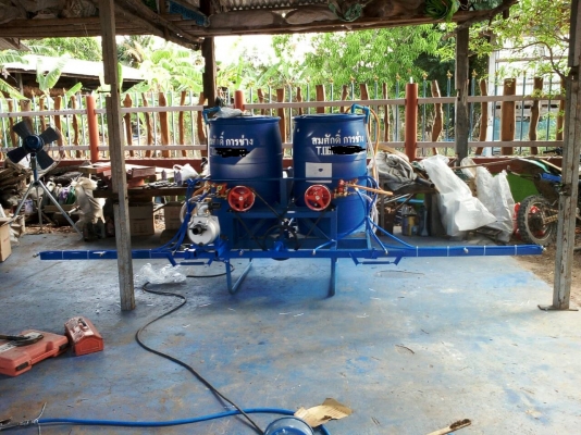 เครื่องพ่นยา พ่วงรถไถนั้งขับ  พร้อมใช้งาน  (  ของใหม่หมด )   มีใบรับรองลิขสิทธิ์ ถูกต้องคับ ราคา พร้อมใช้งาน    30000  บาทคับ   วันทูคอล 098 668-3479 dtac 094 283-9369 สิทธิ์ คับ