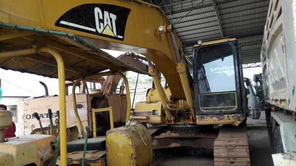 ขายด่วน CAT 320 B สภาพพร้อมใช้งาน โซ่ช่วงล่างสวย เอวแน่น  เครื่องปั้มดี ไฟฟ้าอยู่ เอกสารเล่มทะเบียน