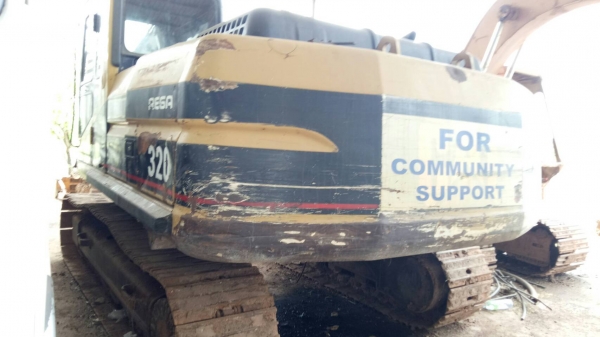 ขายด่วน CAT 320 B สภาพพร้อมใช้งาน โซ่ช่วงล่างสวย เอวแน่น  เครื่องปั้มดี ไฟฟ้าอยู่ เอกสารเล่มทะเบียน