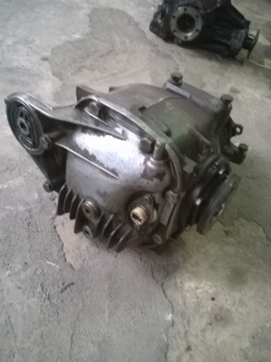 ขายเฟืองท้ายbmw e30 เบอร์40.11 กระโหลกใหญ่ สภาพดี ราคา4500 โทร0924462525โส กทม