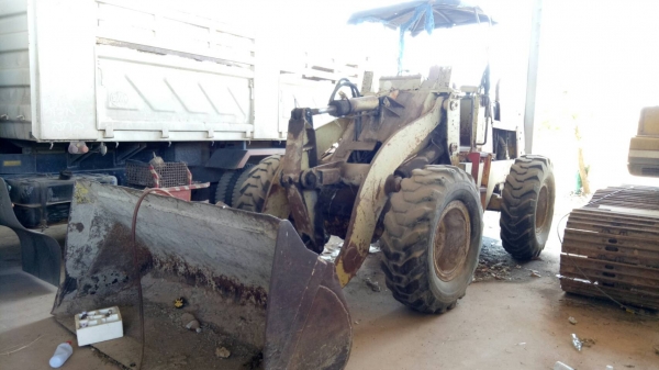 ขายด่วน รถตัก KOMATSU 515 รถพร้อมใช้งาน ยางพร้อมใช้ เอกสารสัญญาซื้อขาย