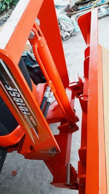 KUBOTA  L 4708 SP (4WD)  2 เพลา   สภาพใหม่สวยๆ   ชั่วโมงใช้   งานน้อย  สีเดิมทั้งคัน  พร้อมชุดใบมีดดันหน้า  ผาน6X24