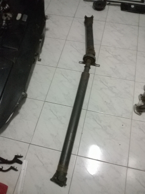 ขายเพลากลาง bmw e30 ถอดออกจากเครืองm20 6สูบเกีียรออโต้ สภาพดี ราคา2000 โทร0924462525โส กทม