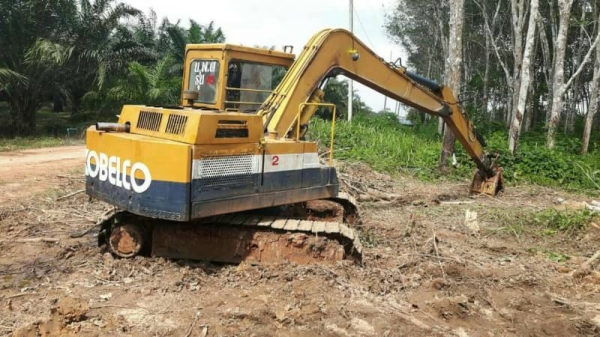 ขายรถแบคโฮคีปไม้ KOBELCO SK03 ราคา 280000