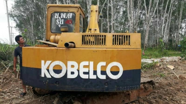 ขายรถแบคโฮคีปไม้ KOBELCO SK03 ราคา 280000 ขายรถแบคโฮคีปไม้ KOBELCO SK03 ราคา 280000