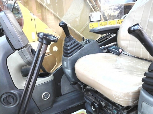 รถขุด CATERPILLAR 320D ใบแทรค 80