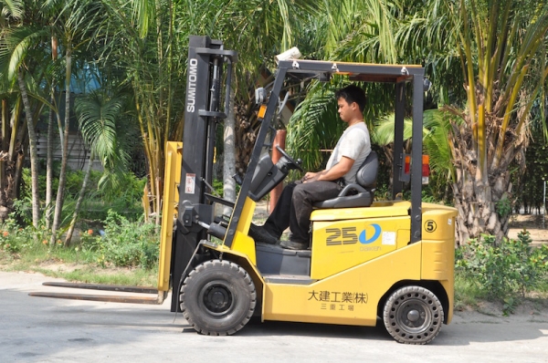 ขายFORKLIFT SUMITOMO ไฟฟ้ารุ่นFBR25(2.5ตัน) สวยเดิมจากญี่ปุ่น ยังไม่เคยใช้ในไทย 199,000เท่านั้น!!