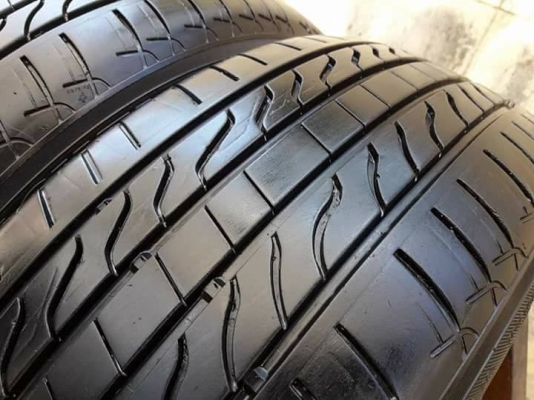 MICHELIN รุ่น PRIMACY.LC 215 60R16 ปี2015 สภาพสวยมากๆ ดอกยางเต็มๆใช้อีกยาวๆไม่แพง