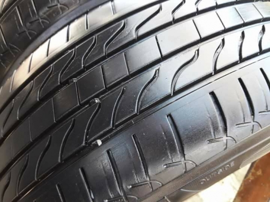 MICHELIN รุ่น PRIMACY.LC 215 60R16 ปี2015 สภาพสวยมากๆ ดอกยางเต็มๆใช้อีกยาวๆไม่แพง
