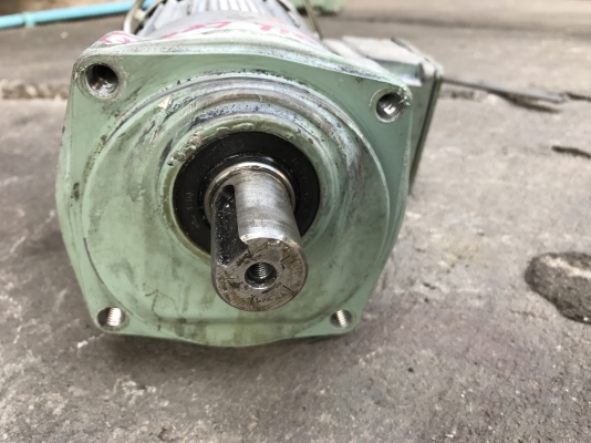 ขายมอเตอร์เกียร์ Tsubaki 0.2kw. 380V made in Japan แบบเพลาคว่ำ อัตราทด 1:40 เพลาออก 37.5 รอบต่อนาที สภาพสวยเดิมๆ วิ่งนิ่ม พร้อมใช้งาน ขายมอเตอร์เกียร์ Tsubaki 0.2kw. 380V made in Japan แบบเพลาคว่ำ อัตราทด 1:40 เพลาออก 37.5 รอบต่อนาที สภาพสวยเดิมๆ วิ่งนิ่ม พร้อมใช้งาน