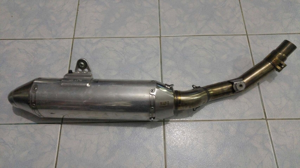 ท่อสลิปออน Yoshimura U.S.A .แท้ๆ สวยๆ สำหรับ 400 cc.ขึ้นไป ไม่เคยใช้ในไทยครับ