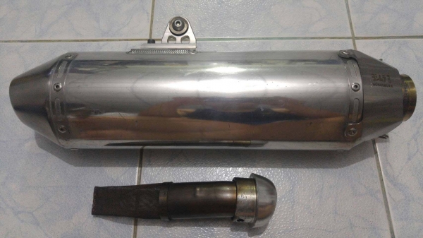 ท่อสลิปออน Yoshimura U.S.A .แท้ๆ สวยๆ สำหรับ 400 cc.ขึ้นไป ไม่เคยใช้ในไทยครับ