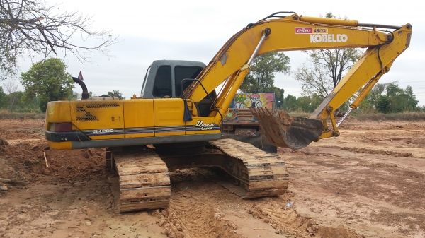 ขาย 595,000 KOBELCO sk 200-3 กรองเดี่ยว เครื่องดี ปั้มแรง เอวดี ช่วงล่างพอใช้ ไฟฟ้าตัด รถอยู่ ขอนแก่น 090-772-3710 090-772-3708