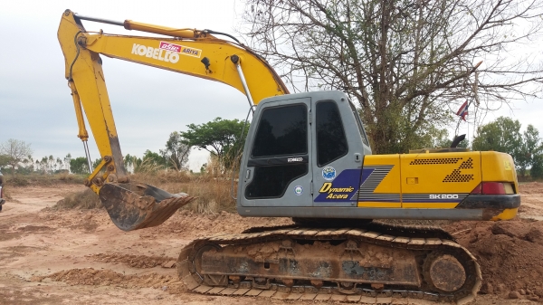 ขาย 595,000 KOBELCO sk 200-3 กรองเดี่ยว เครื่องดี ปั้มแรง เอวดี ช่วงล่างพอใช้ ไฟฟ้าตัด รถอยู่ ขอนแก่น 090-772-3710 090-772-3708