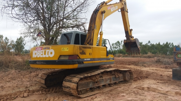 ขาย 595,000 KOBELCO sk 200-3 กรองเดี่ยว เครื่องดี ปั้มแรง เอวดี ช่วงล่างพอใช้ ไฟฟ้าตัด รถอยู่ ขอนแก่น 090-772-3710 090-772-3708