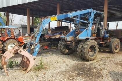 ขาย 395,000 บาท รถคีบอ้อย 6 ล้อ เครื่อง ISUZU 6BB1 145 แรงม้า ปั้มดี รถใช้งานคล่องตัว ราคาต่อรองได้ครับ  รถอยู่ จ.อุดรธานี โทร&amp;ไอดีไลน์ 0610710295