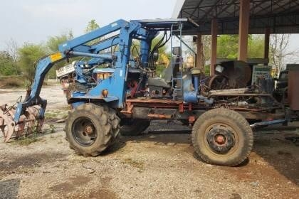 ขาย 395,000 บาท รถคีบอ้อย 6 ล้อ เครื่อง ISUZU 6BB1 145 แรงม้า ปั้มดี รถใช้งานคล่องตัว ราคาต่อรองได้ครับ  รถอยู่ จ.อุดรธานี โทร&amp;ไอดีไลน์ 0610710295