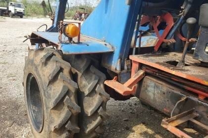 ขาย 395,000 บาท รถคีบอ้อย 6 ล้อ เครื่อง ISUZU 6BB1 145 แรงม้า ปั้มดี รถใช้งานคล่องตัว ราคาต่อรองได้ครับ  รถอยู่ จ.อุดรธานี โทร&amp;ไอดีไลน์ 0610710295