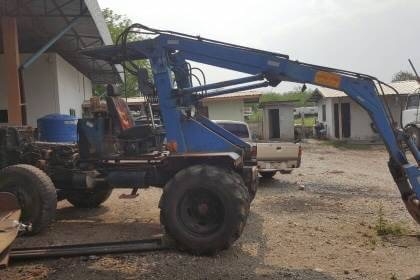 ขาย 395,000 บาท รถคีบอ้อย 6 ล้อ เครื่อง ISUZU 6BB1 145 แรงม้า ปั้มดี รถใช้งานคล่องตัว ราคาต่อรองได้ครับ  รถอยู่ จ.อุดรธานี โทร&amp;ไอดีไลน์ 0610710295