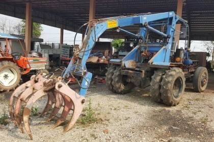 ขาย 395,000 บาท รถคีบอ้อย 6 ล้อ เครื่อง ISUZU 6BB1 145 แรงม้า ปั้มดี รถใช้งานคล่องตัว ราคาต่อรองได้ครับ  รถอยู่ จ.อุดรธานี โทร&amp;ไอดีไลน์ 0610710295