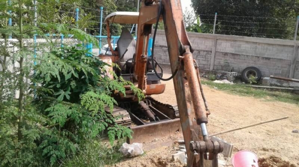 HITACHI EX30-3 ราคา. 195,000 บาท เครื่องดี ปั้มแรง โช่(เปลียนใหม่ 2 ข้าง )  เอกสารชื้อขาย  รถอยู่ จ. ร้อยเอ็ด โทร&amp;ไอดีไลน์ 0610710295