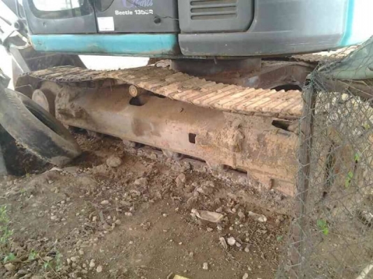 เก่านอก 1 ปี 980,000 KOBELCO SK135SR เครื่องดี ปั้มแรง โช่หนา เอวแน่น ไฟฟ้าครบ เอกสารอินวอยท์  รถอยู่ จ.ร้อยเอ็ด