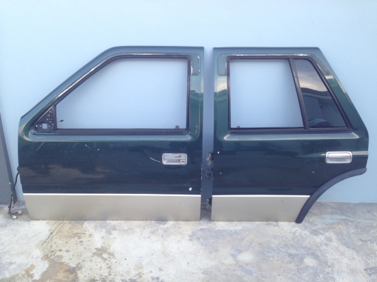 ประตู isuzu mu japan ใส่ tfr dragon cameo  8500บ