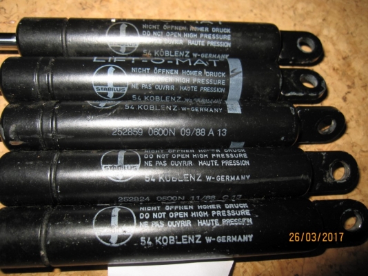 โช๊ค ตัวเล็ก ยี่ห้อ LIFT-O-MAT เป็นของ W-GERMANY โช๊ค ตัวเล็ก ยี่ห้อ LIFT-O-MAT เป็นของ W-GERMANY