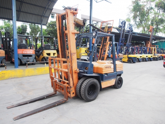 TOYOTA 5FD30 เครื่องดีเซล เกียร์ธรรมดา เสาสูง4เมตร งาเท สนใจติดต่อ083-062-0223(ปอน) TOYOTA 5FD30 เครื่องดีเซล เกียร์ธรรมดา เสาสูง4เมตร งาเท สนใจติดต่อ083-062-0223(ปอน)