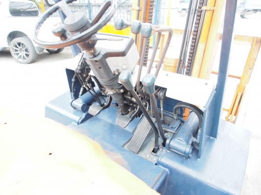 TOYOTA 5FD30 เครื่องดีเซล เกียร์ธรรมดา เสาสูง4เมตร งาเท สนใจติดต่อ083-062-0223(ปอน) TOYOTA 5FD30 เครื่องดีเซล เกียร์ธรรมดา เสาสูง4เมตร งาเท สนใจติดต่อ083-062-0223(ปอน)