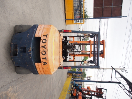 TOYOTA 5FD30 เครื่องดีเซล เกียร์ธรรมดา เสาสูง4เมตร งาเท สนใจติดต่อ083-062-0223(ปอน) TOYOTA 5FD30 เครื่องดีเซล เกียร์ธรรมดา เสาสูง4เมตร งาเท สนใจติดต่อ083-062-0223(ปอน)